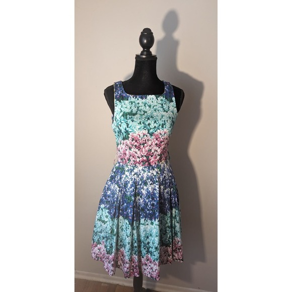 Rinascimento Dresses & Skirts - Rinascimento floral spring made in Italy dress